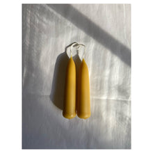 Load image into Gallery viewer, Hand Dipped Sussex Beeswax Grounding Candles
